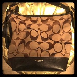 Coach Signature Collection Shoulder Purse!